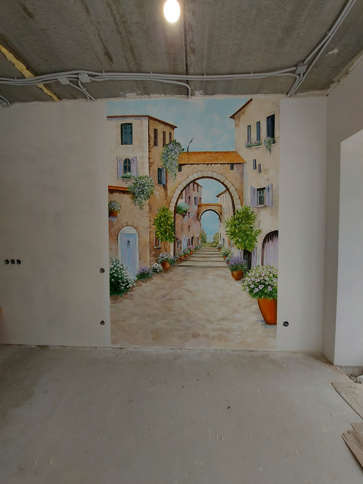 Роспись стены в столовой