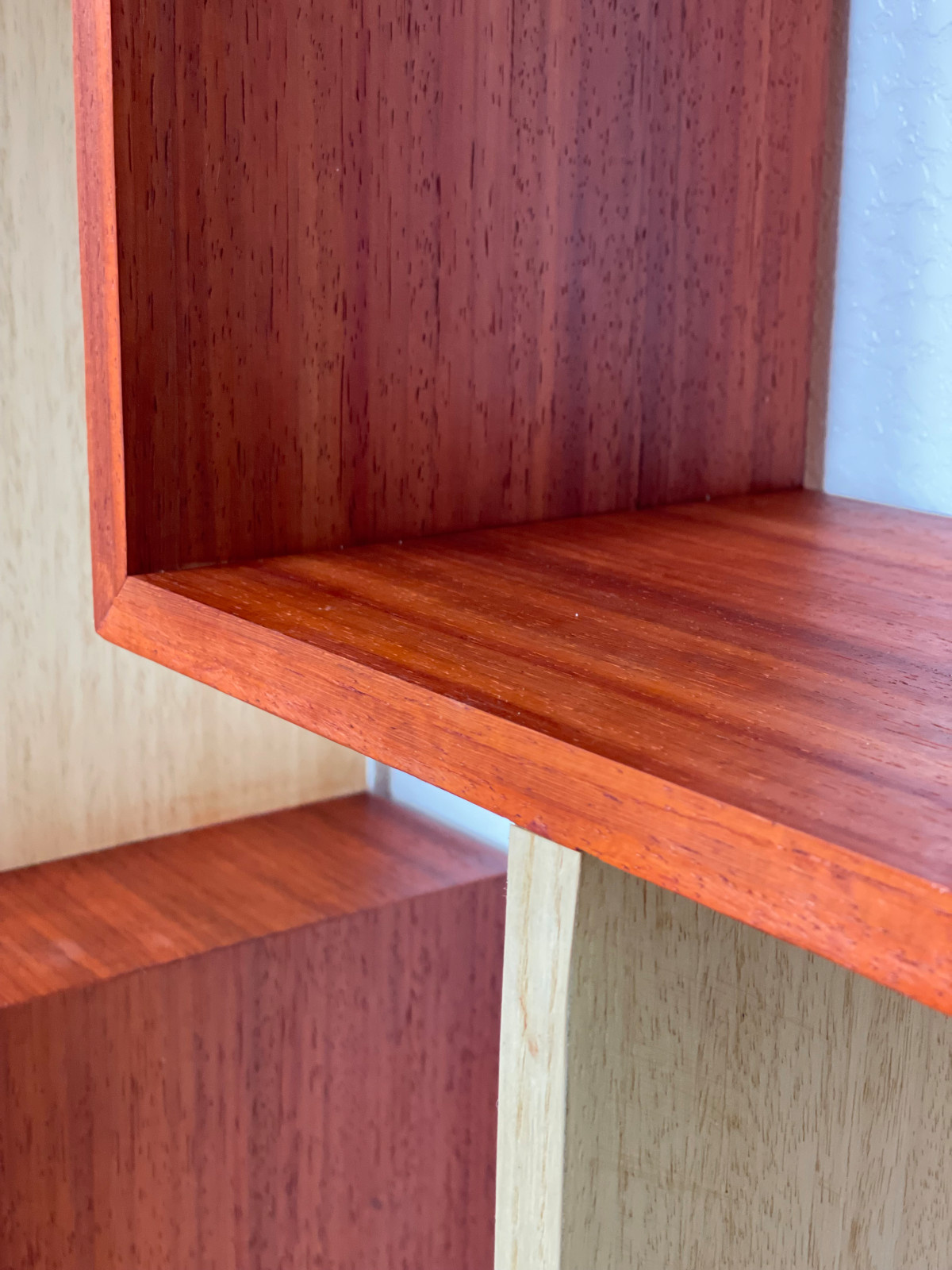 Навесные полки