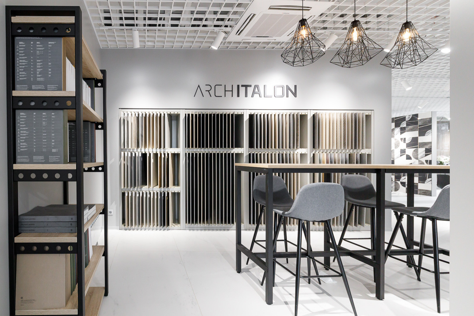 Интерьер шоурума керамогранита