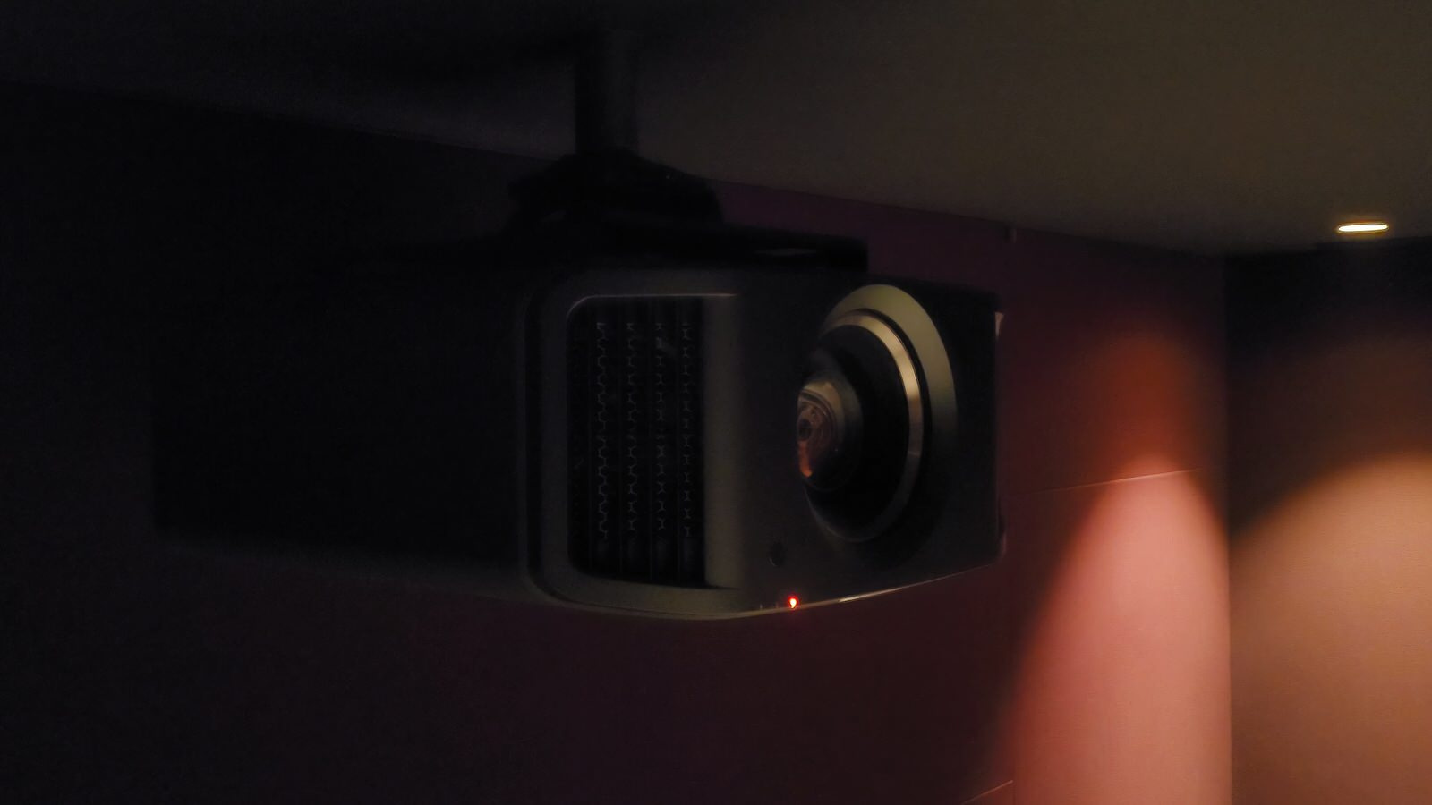 Персональный кинозал Монолит