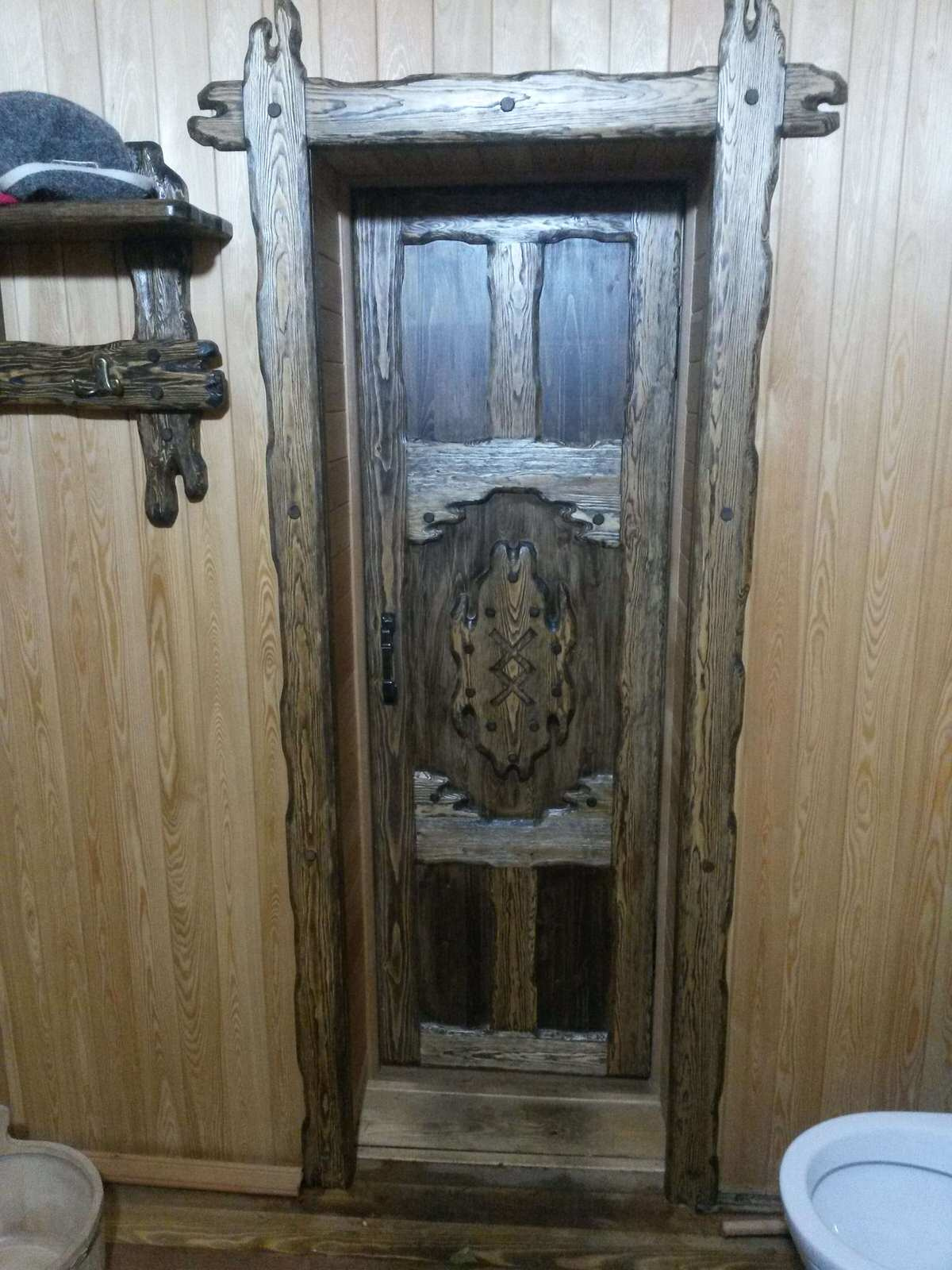 Дверь в санузел в бане