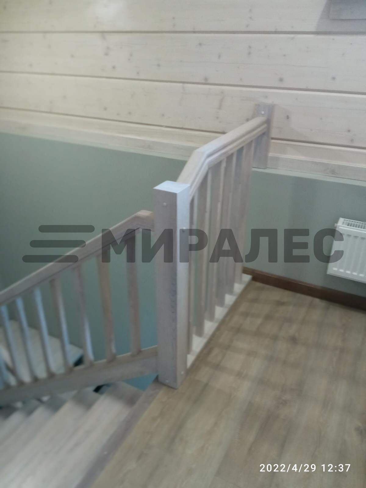 Отделка металлокаркаса беленым дубом
