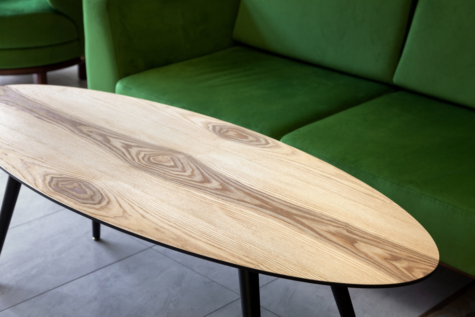 Столик в стиле сканди