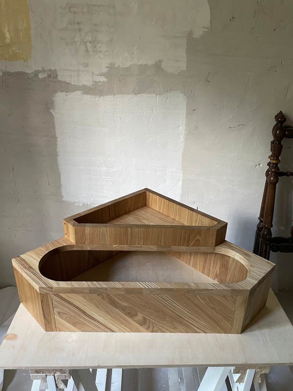 Кашпо из ясеня