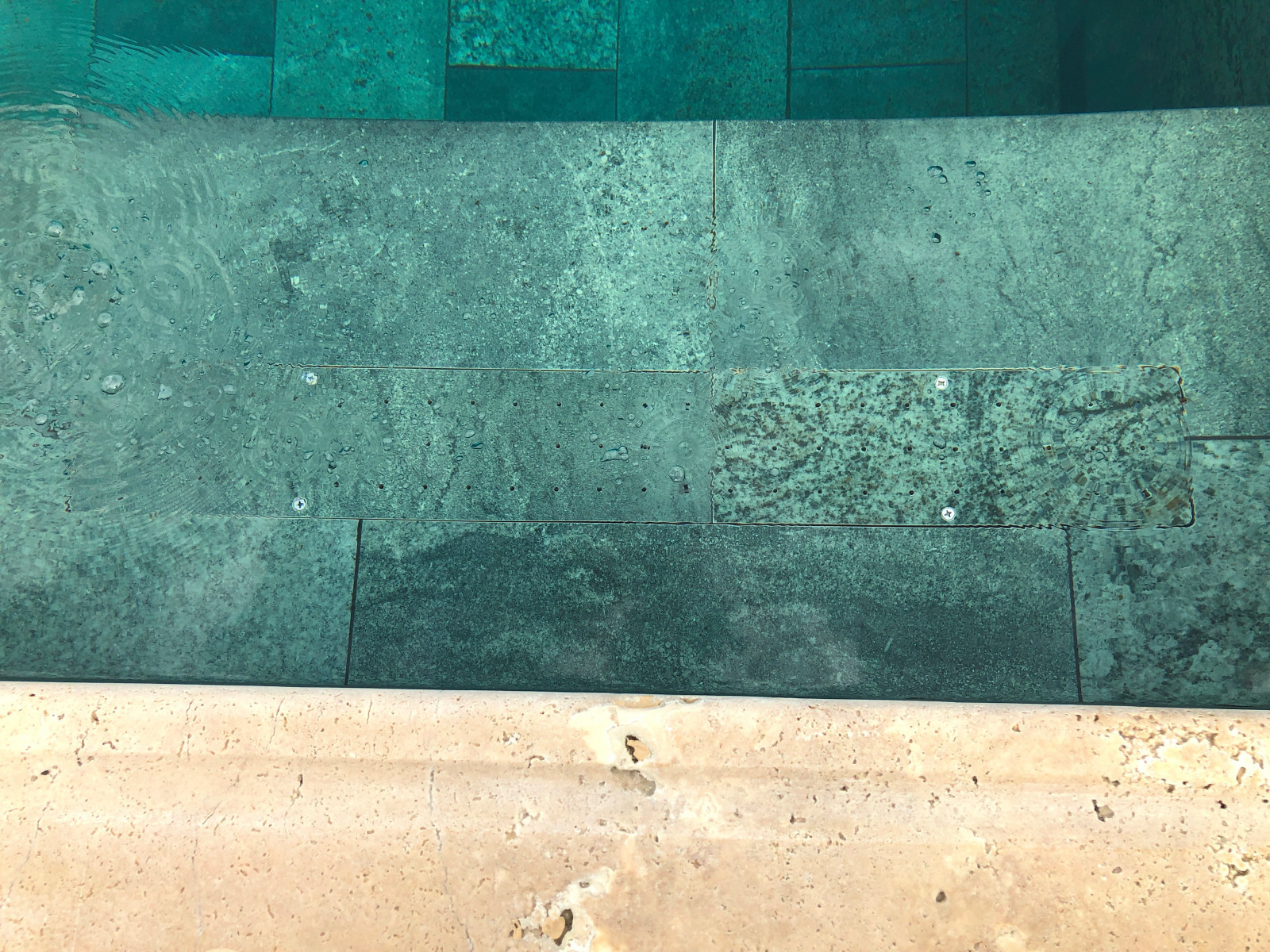 Инфинити бассейн во дворе