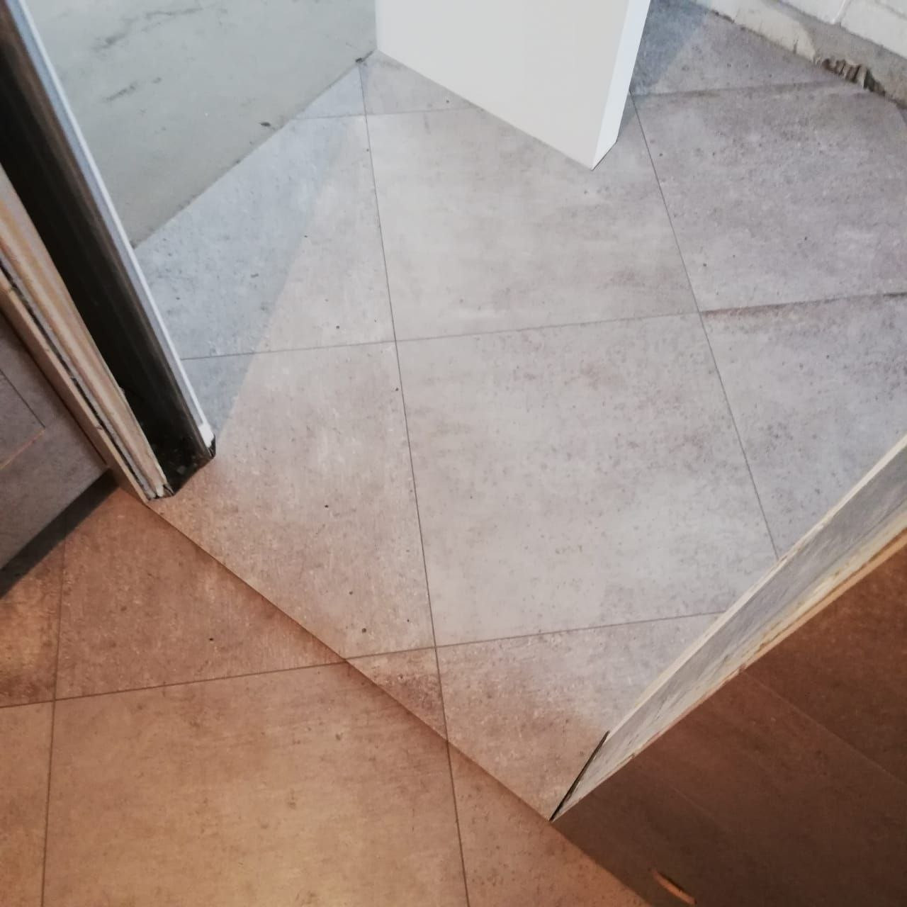 Идеальная укладка плитки!