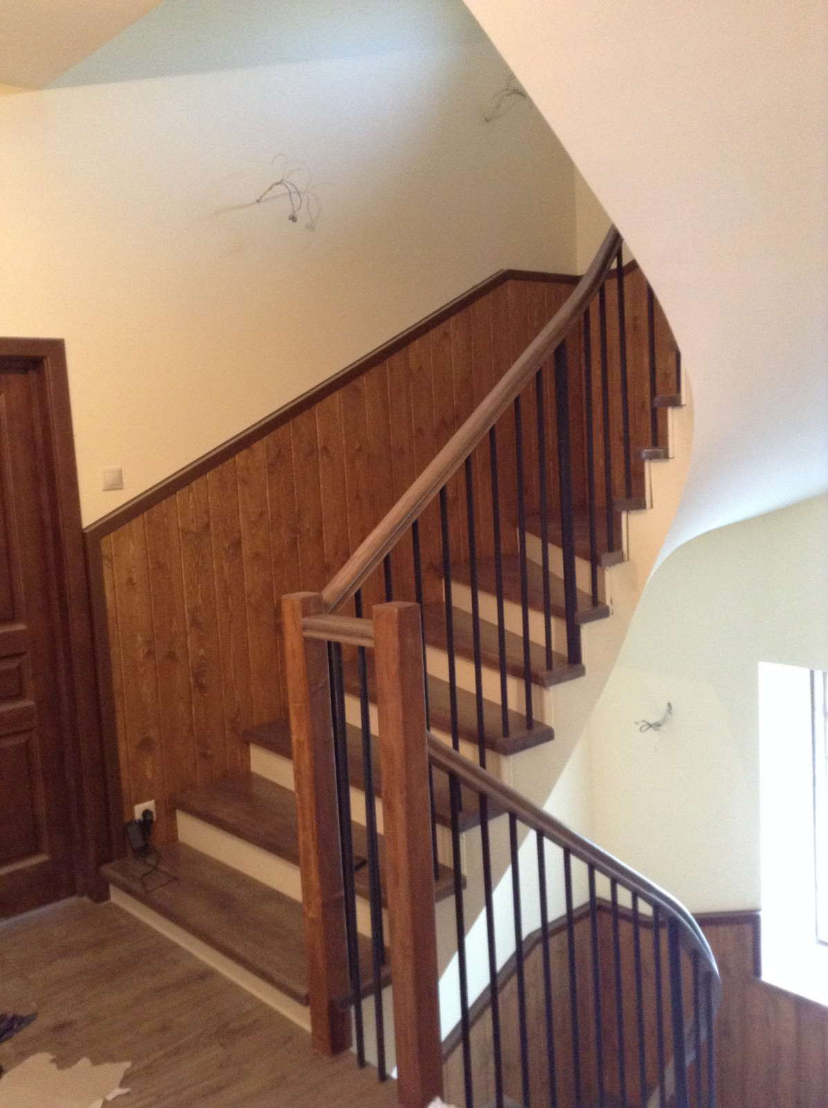 Отделка бетонной лестницы