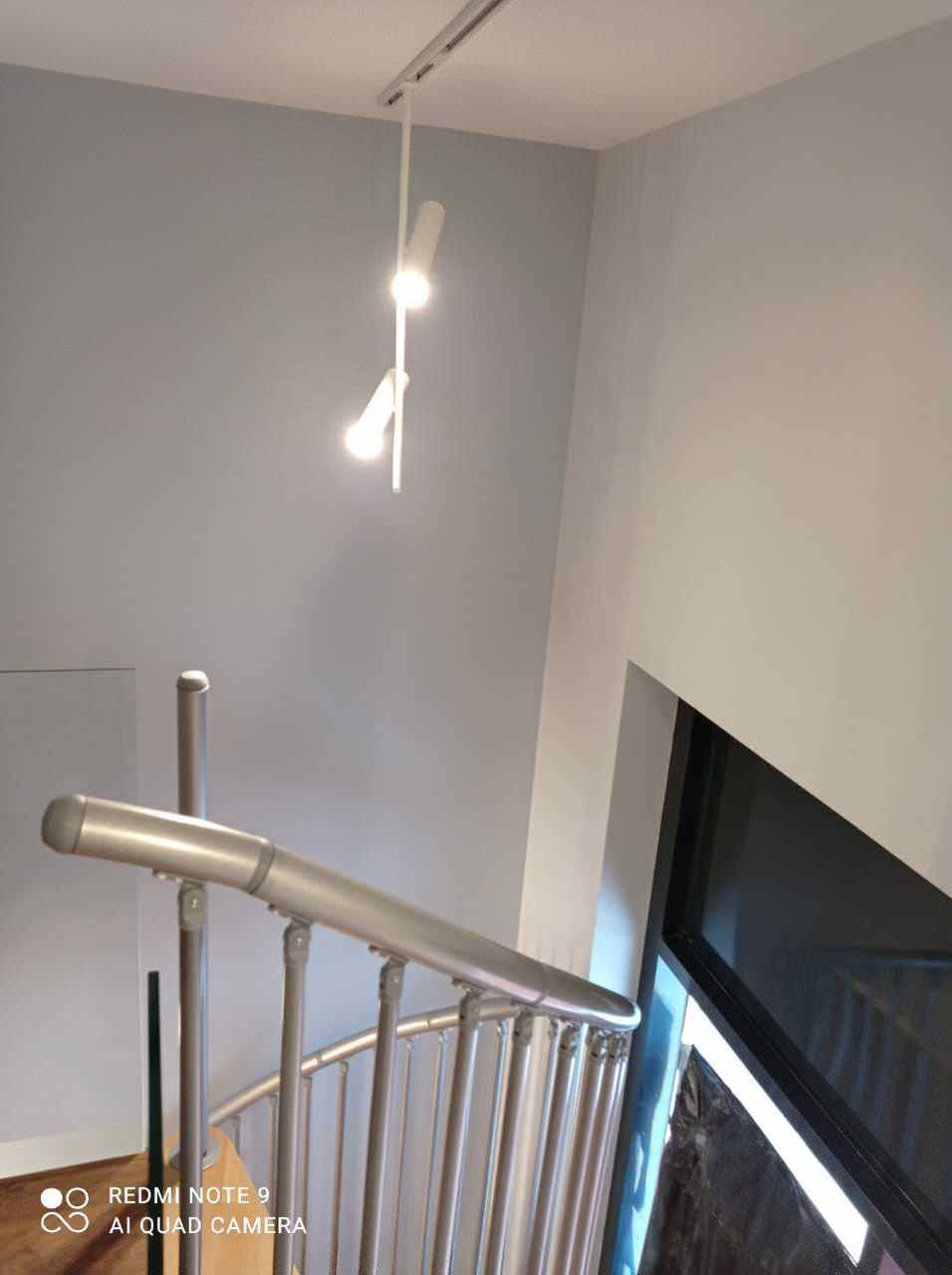 Дизайнерский ремонт офиса 45 м² с достройкой второго уровня