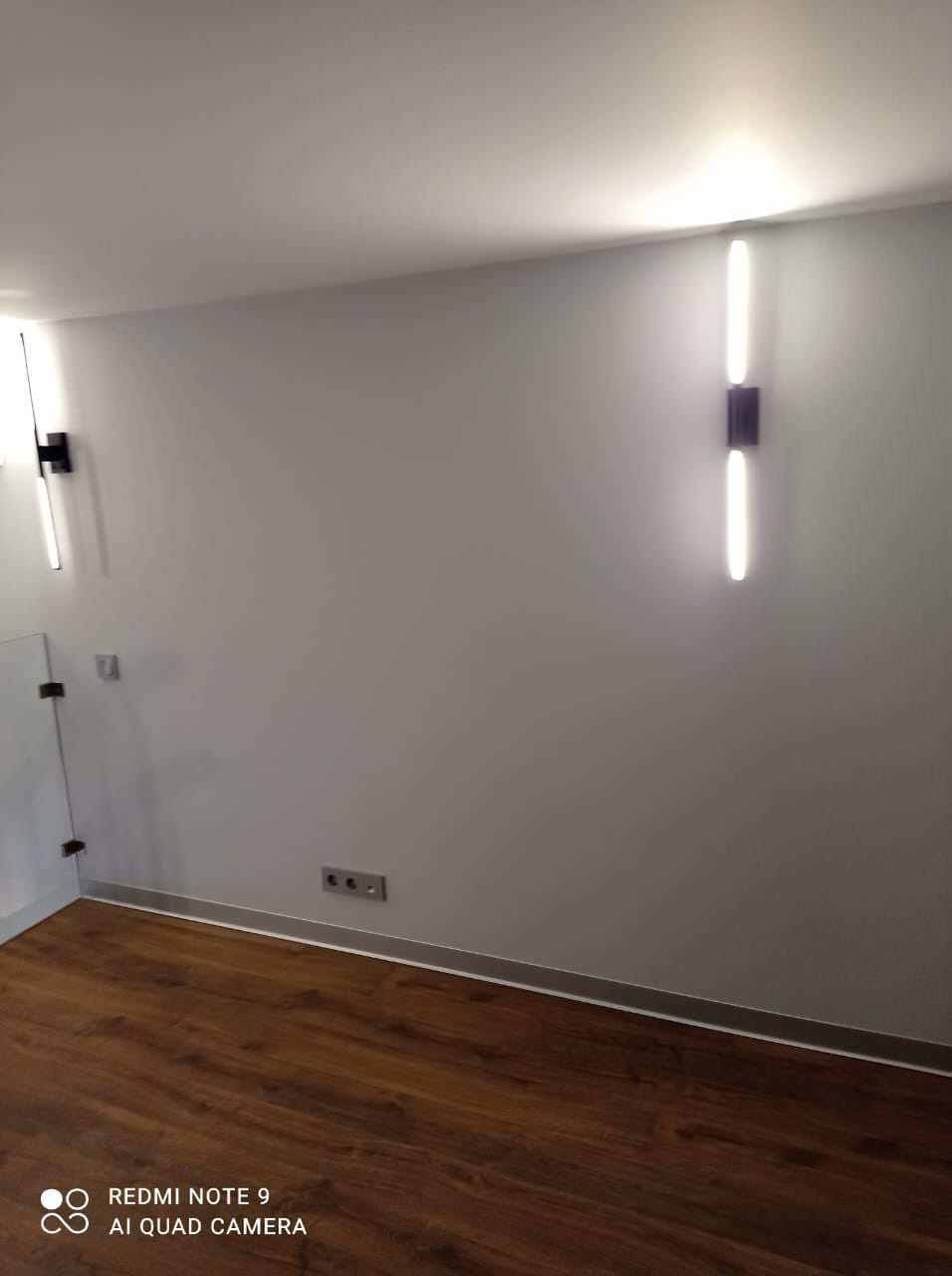 Дизайнерский ремонт офиса 45 м² с достройкой второго уровня