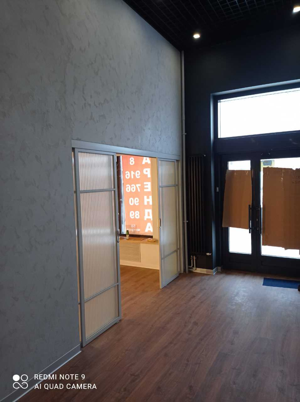 Дизайнерский ремонт офиса 45 м² с достройкой второго уровня