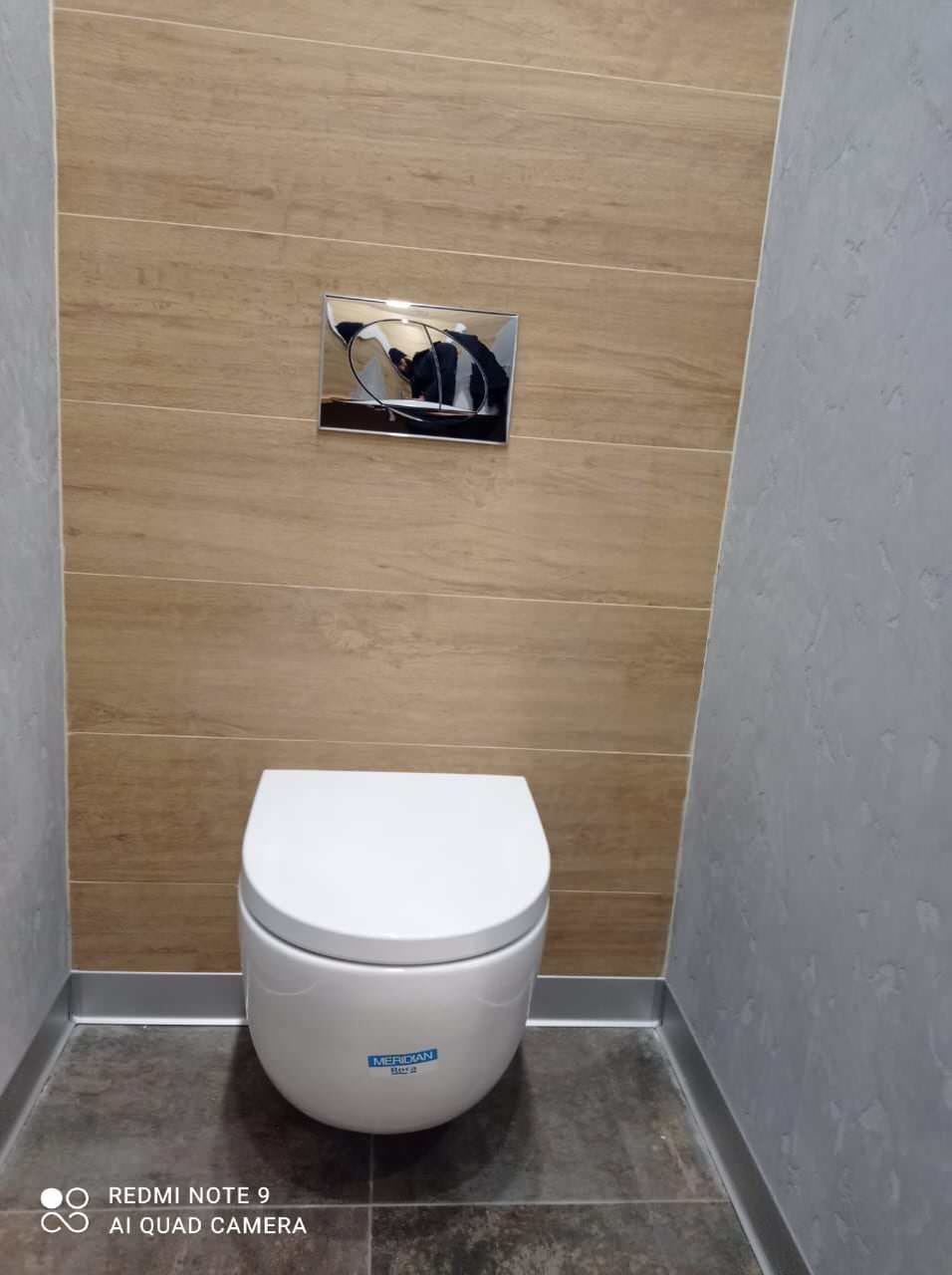 Дизайнерский ремонт офиса 45 м² с достройкой второго уровня