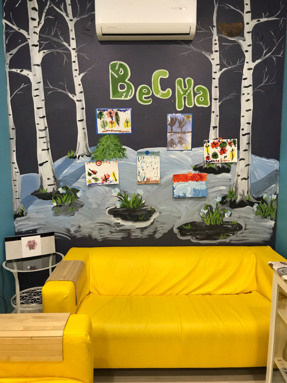 Магнитно-меловые обои Uniwall в интерьере детского сада Baby club