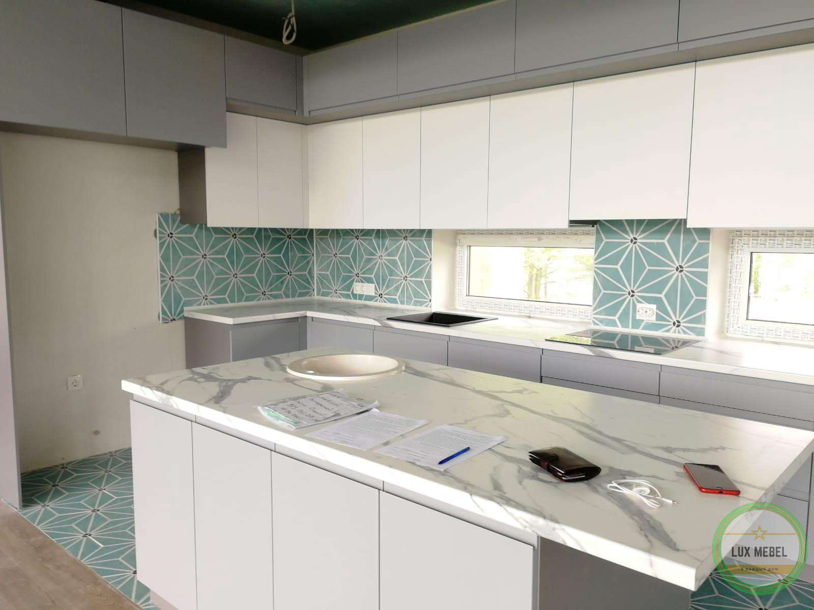 Кухня с островом г. Майкоп