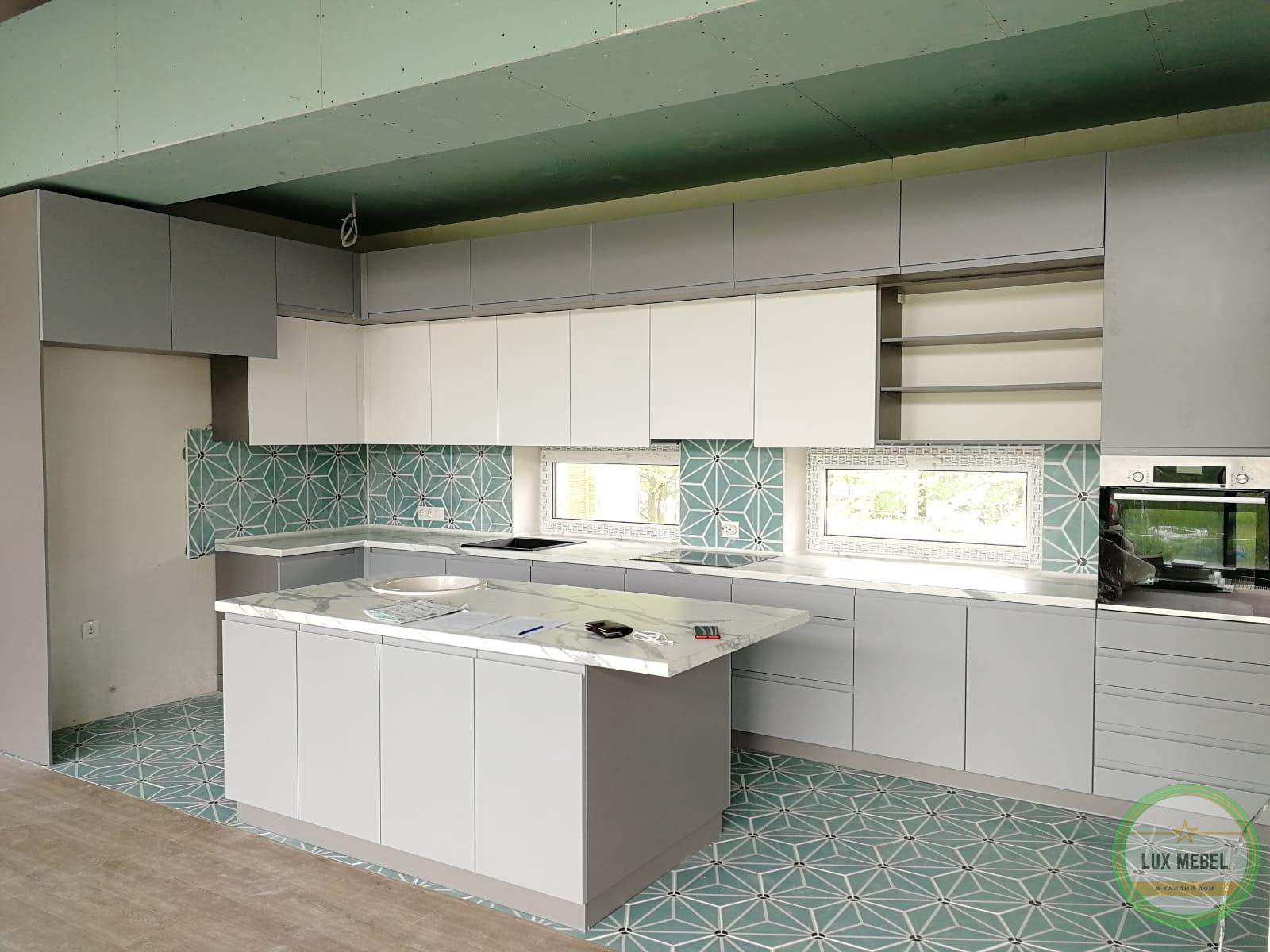 Кухня с островом г. Майкоп