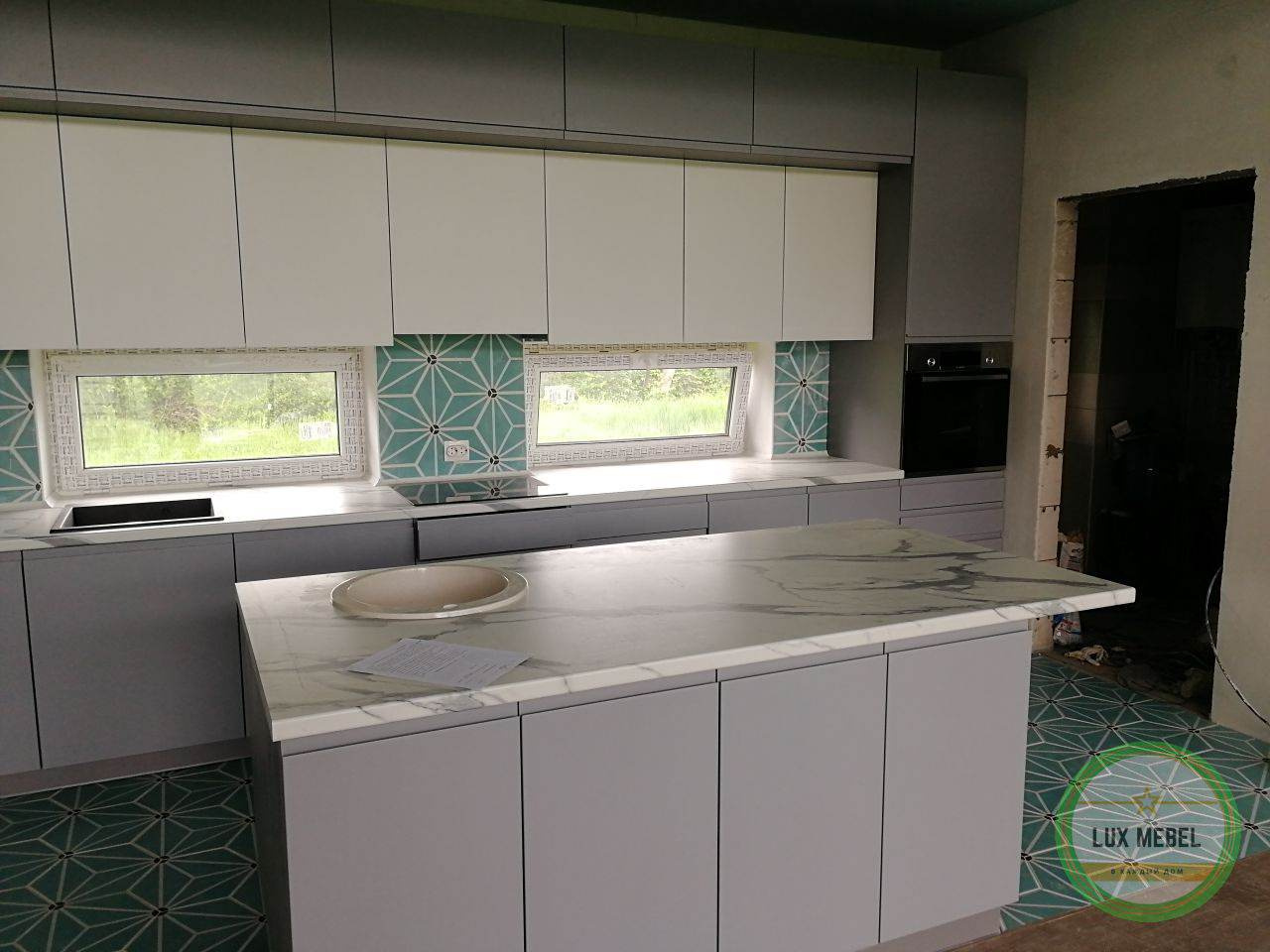 Кухня с островом г. Майкоп