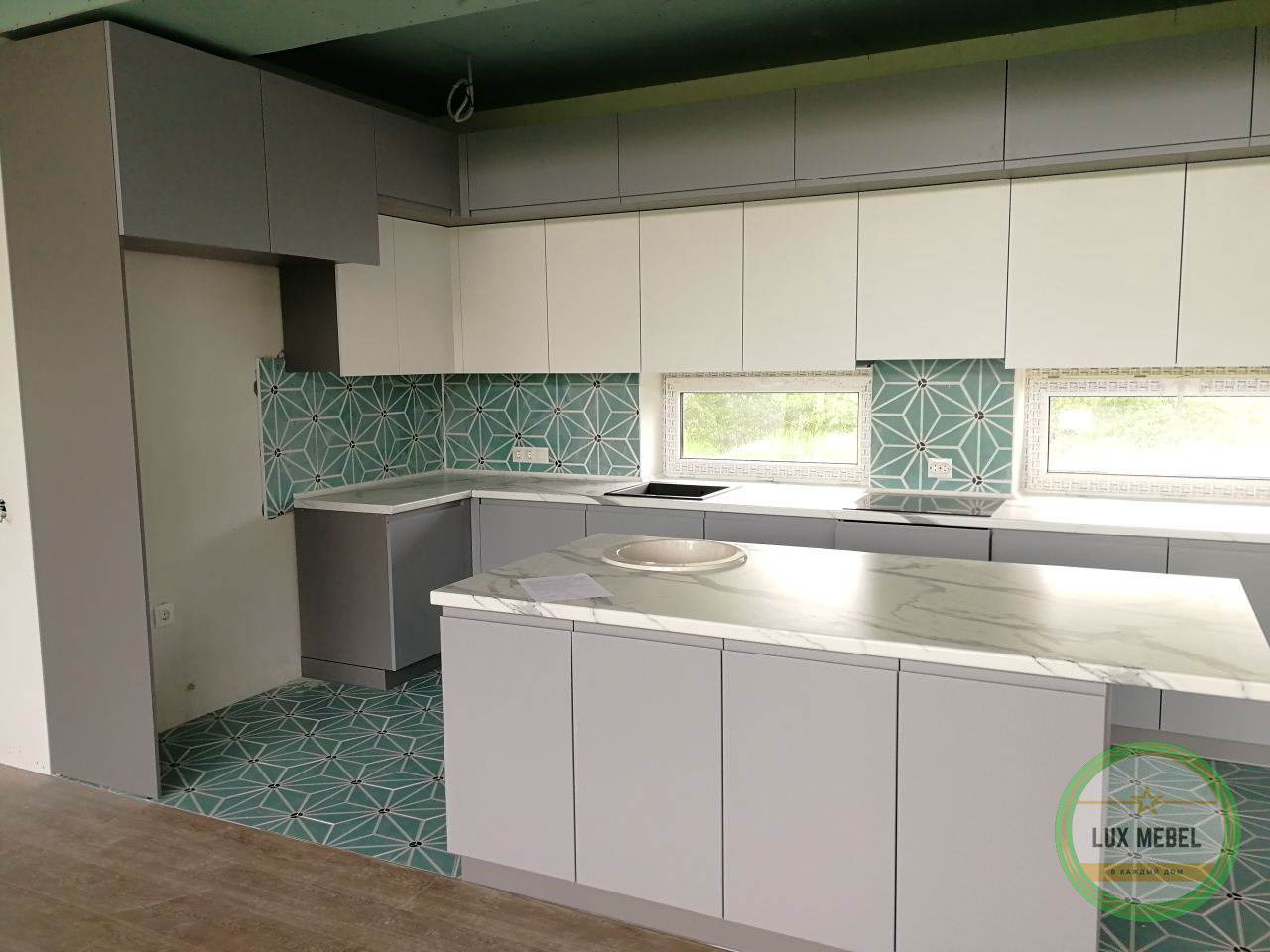 Кухня с островом г. Майкоп