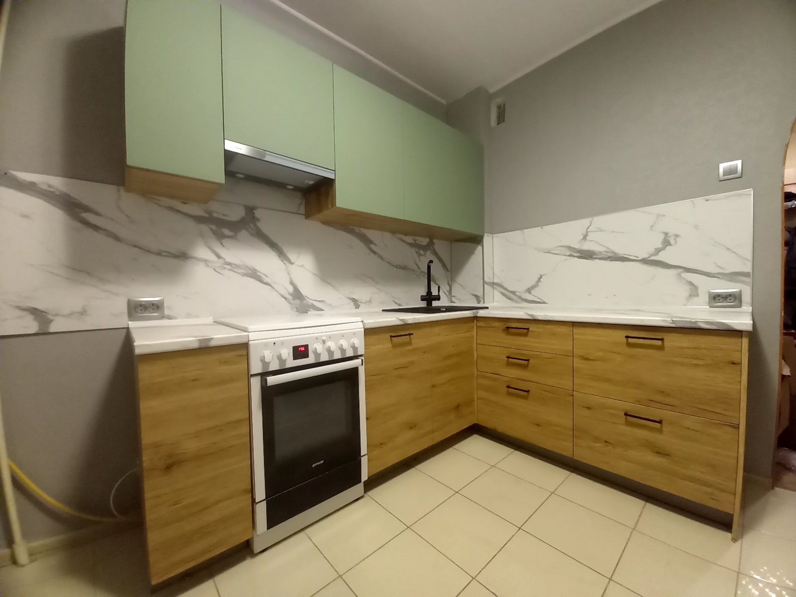 Современные кухни