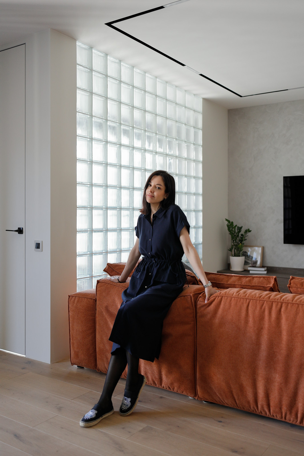 Квартира со стеклянной стеной и терраццо