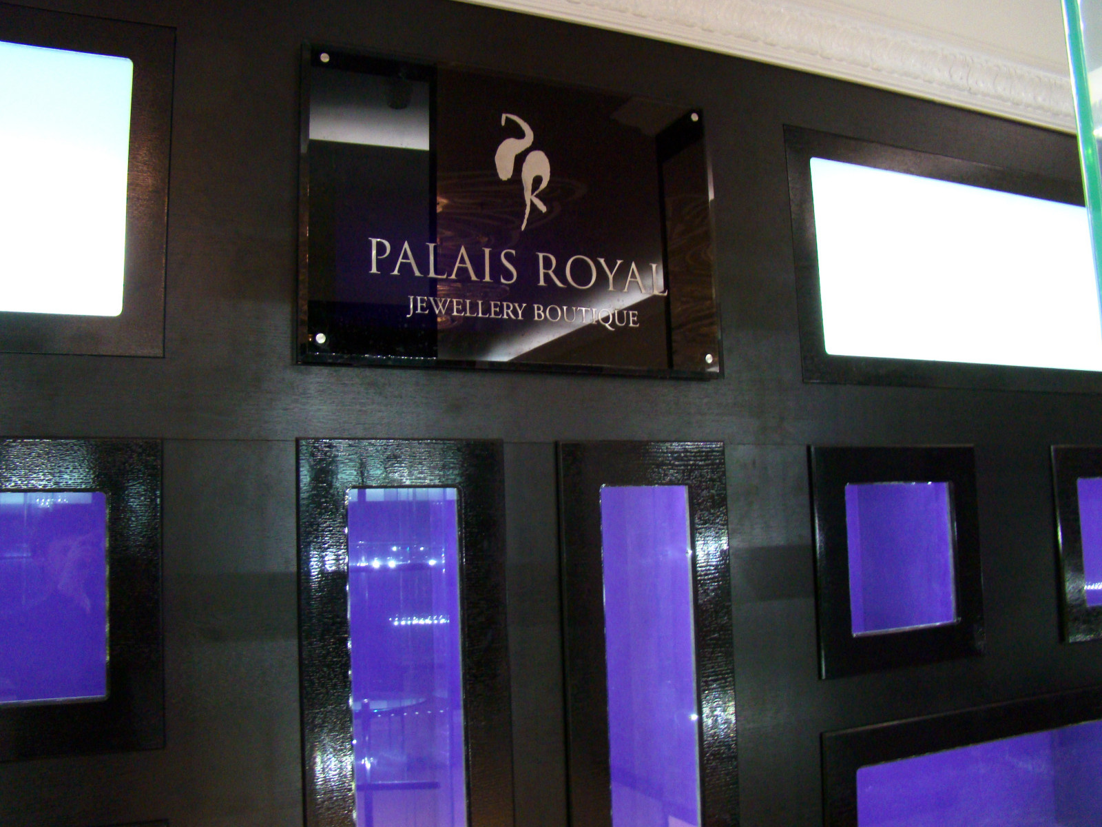 Оформление магазина PALACE ROYAL