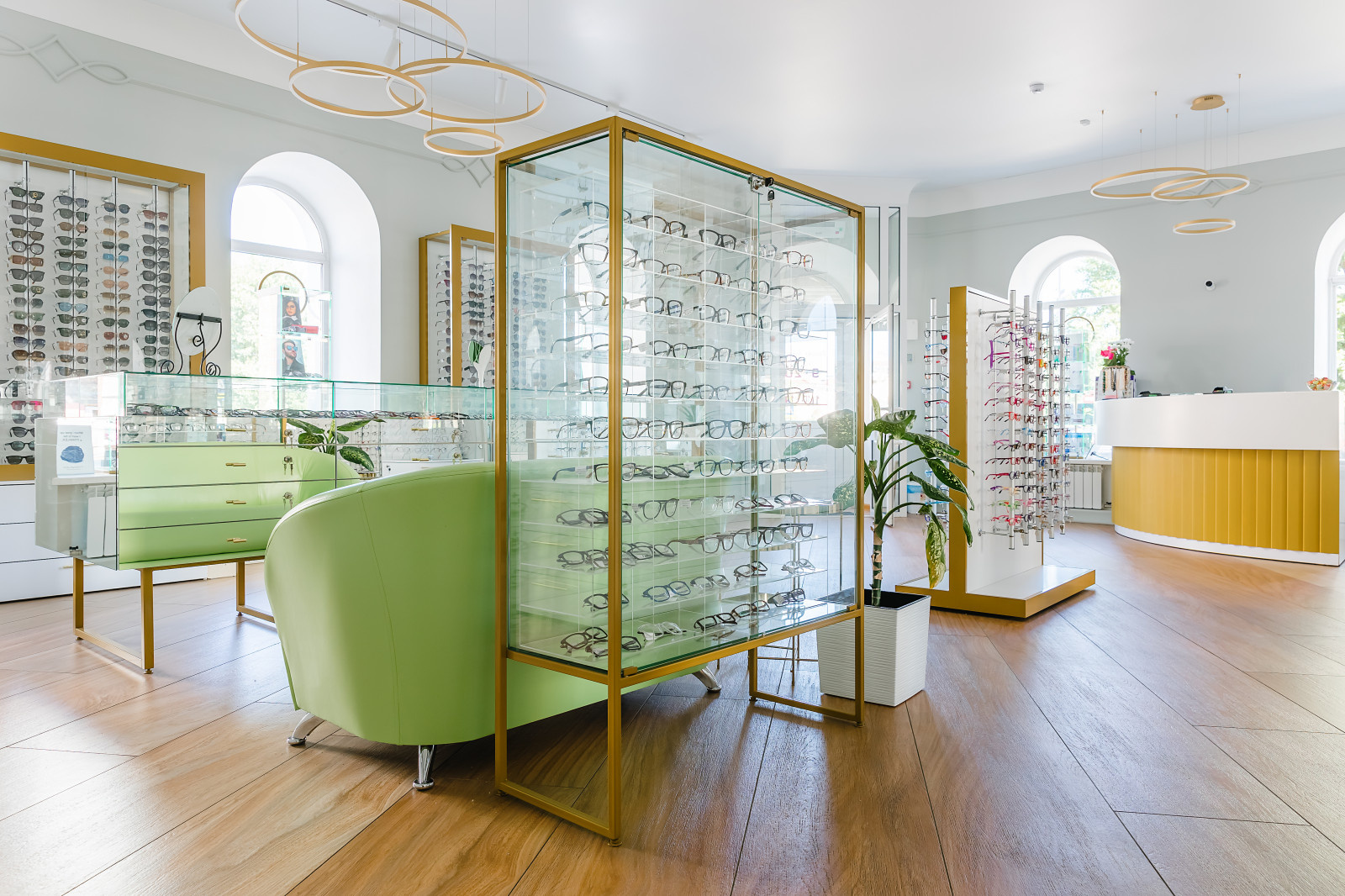 Фото Just OPTICO