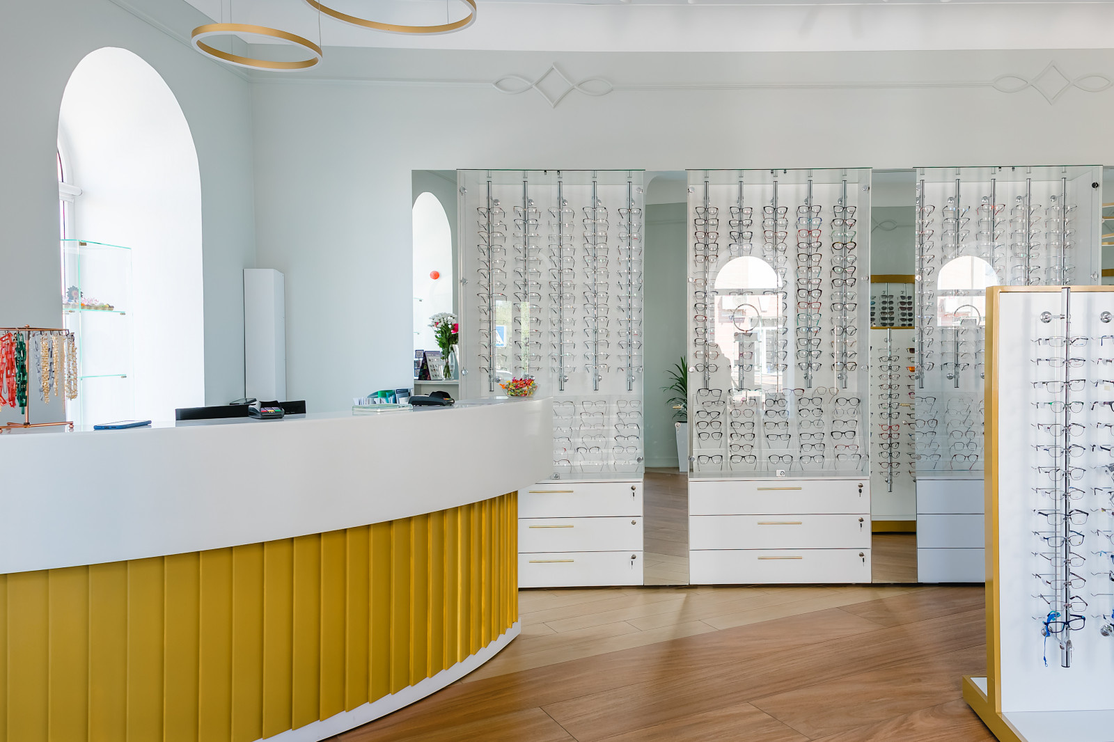 Фото Just OPTICO