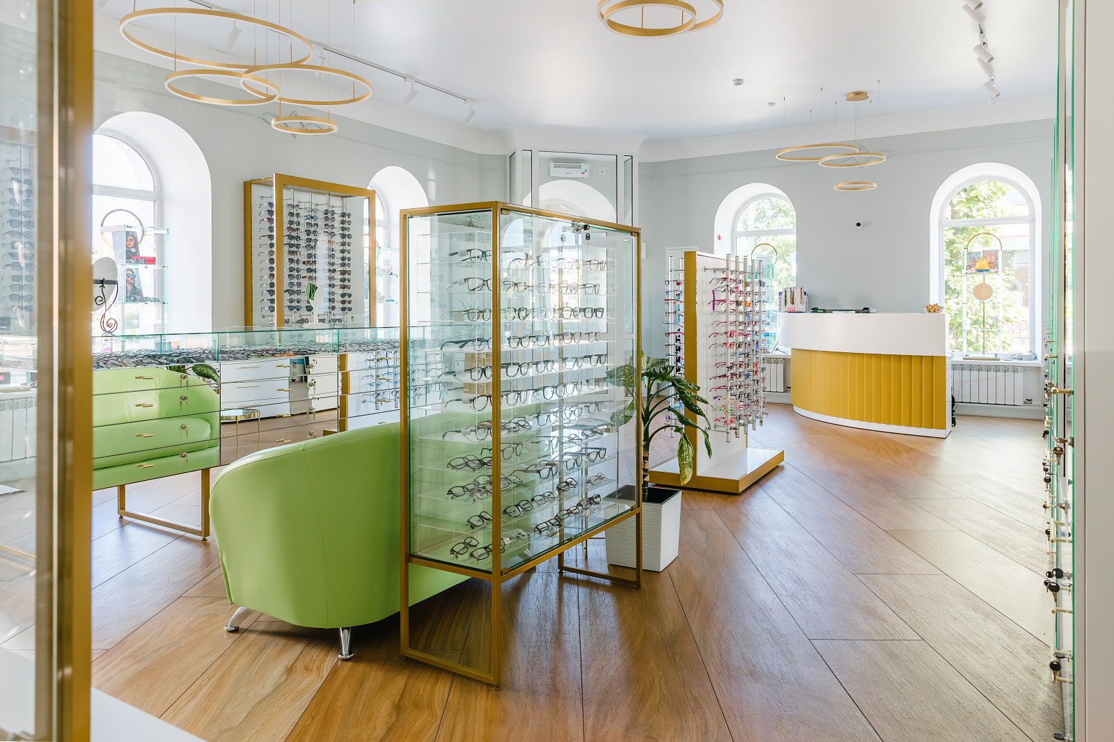 Фото Just OPTICO