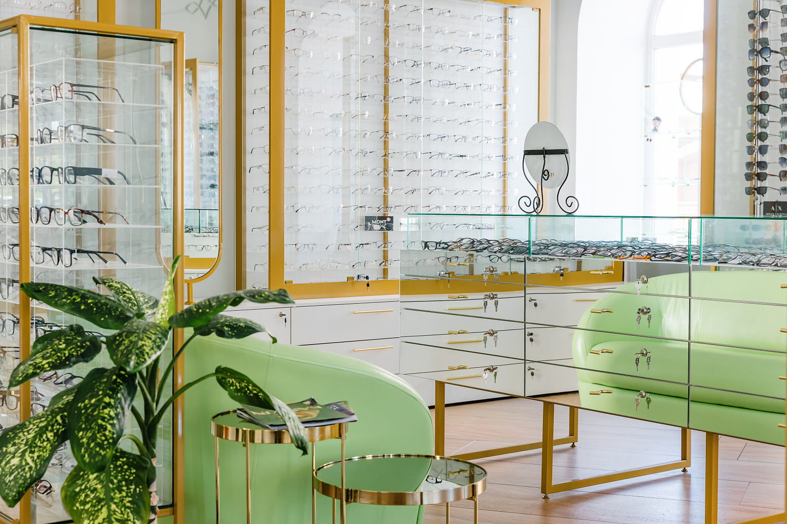 Фото Just OPTICO