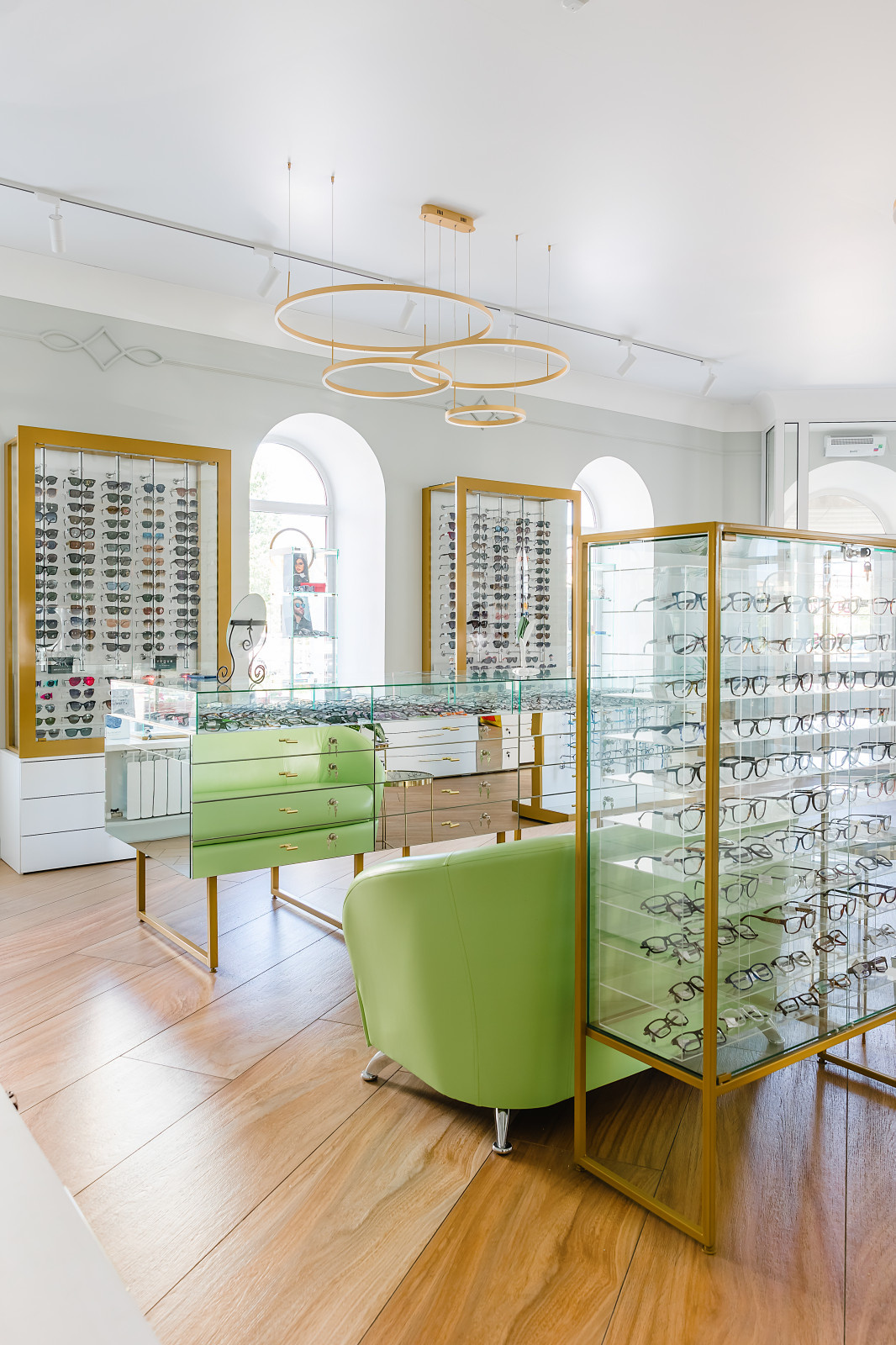 Фото Just OPTICO