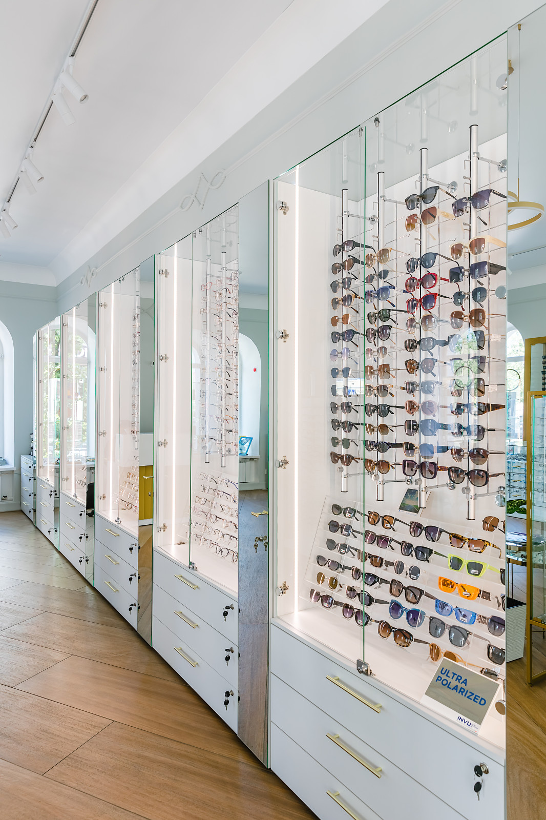 Обложка проекта: Фото Just OPTICO