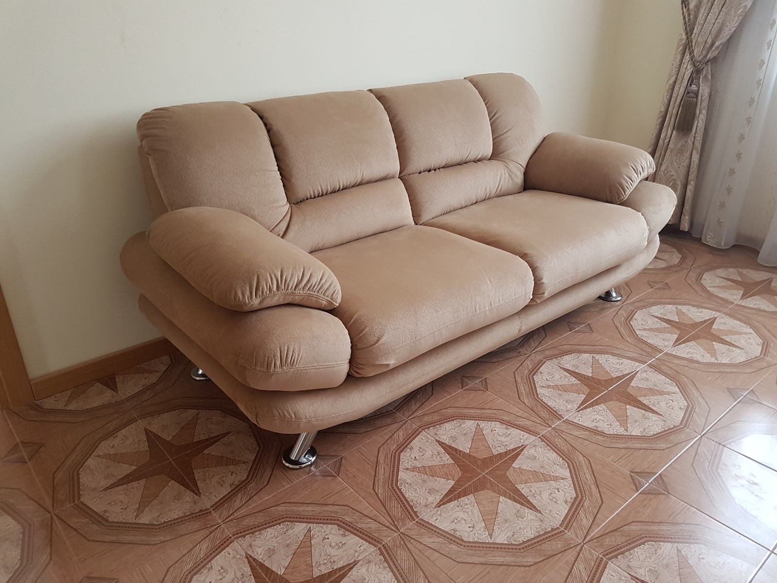 Обложка проекта: Перетяжка дивана