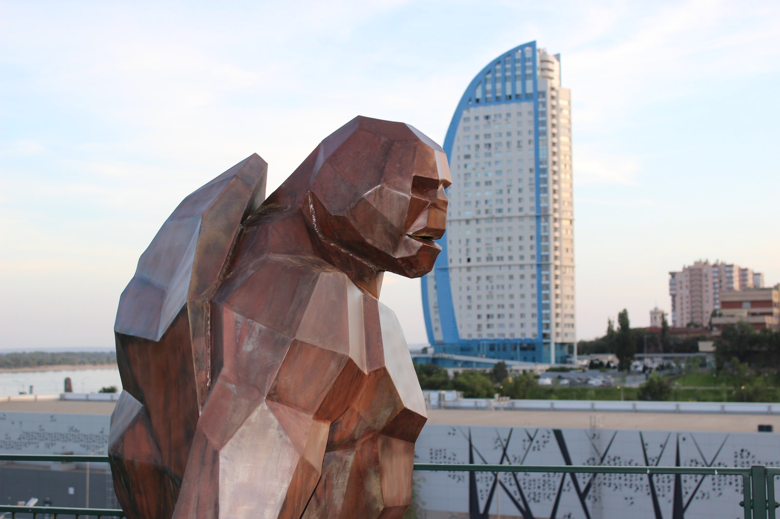 Полигональное изделие из стали Кортен