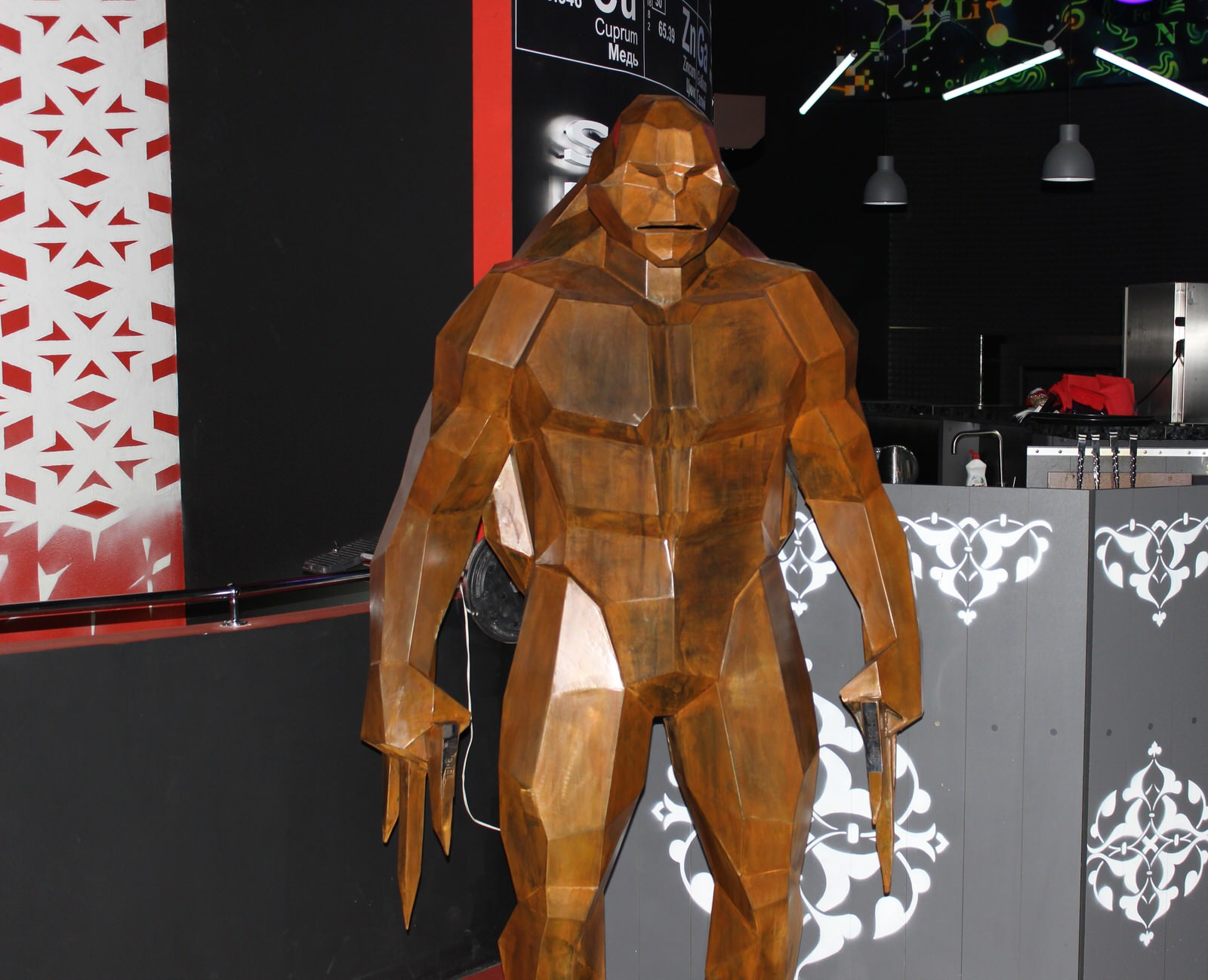 Полигональное изделие из стали Кортен