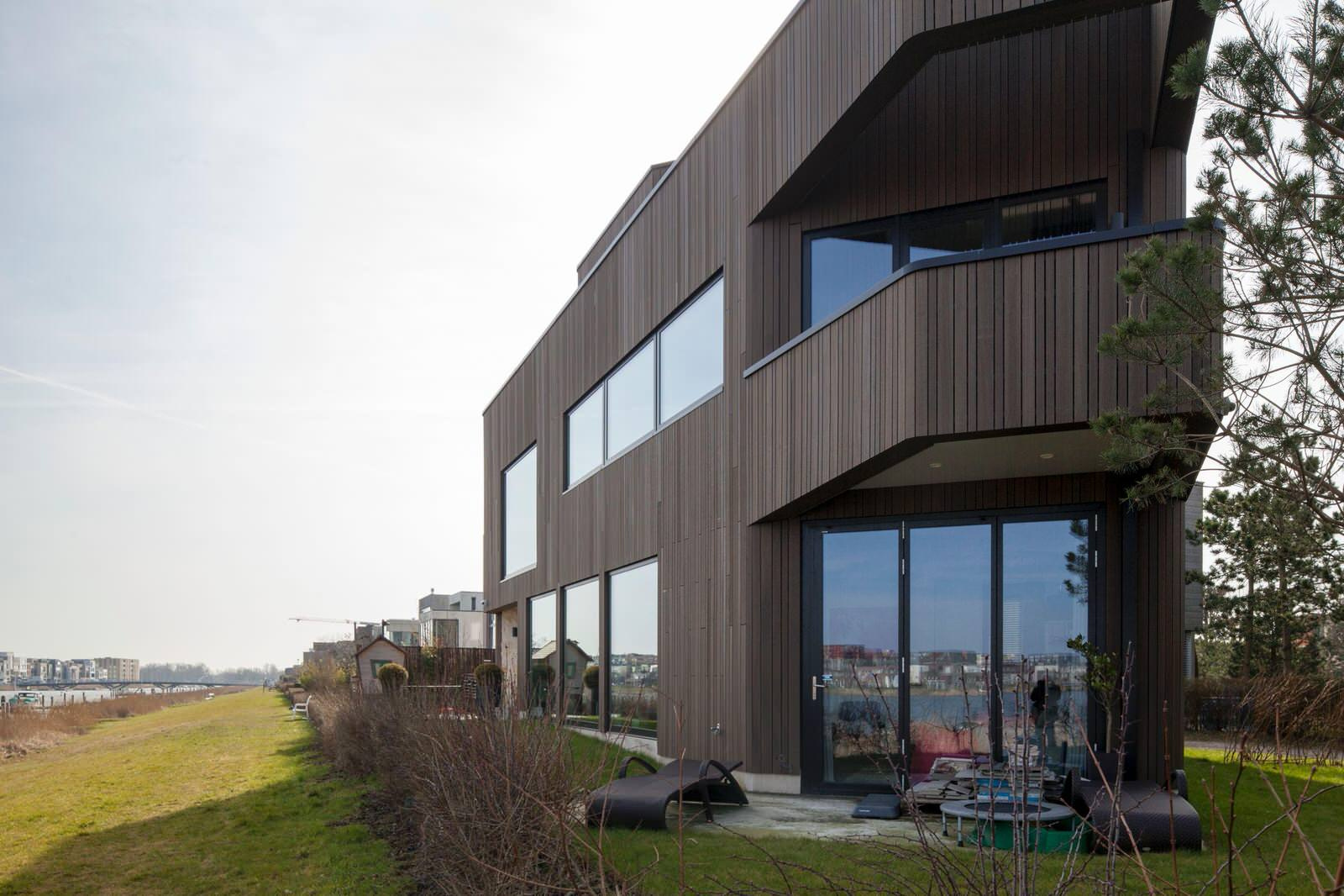 Коттедж с оконными системами AWS 65 (от партнёра SCHUECO)