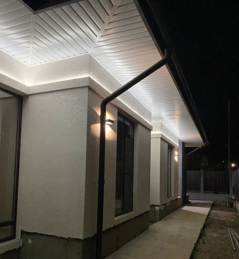 Молдинги для подсветки фасада