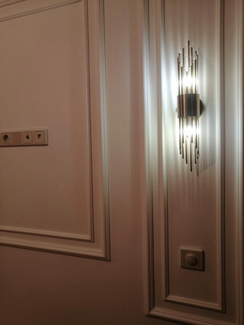 THE ASHY ROSE INTERIOR