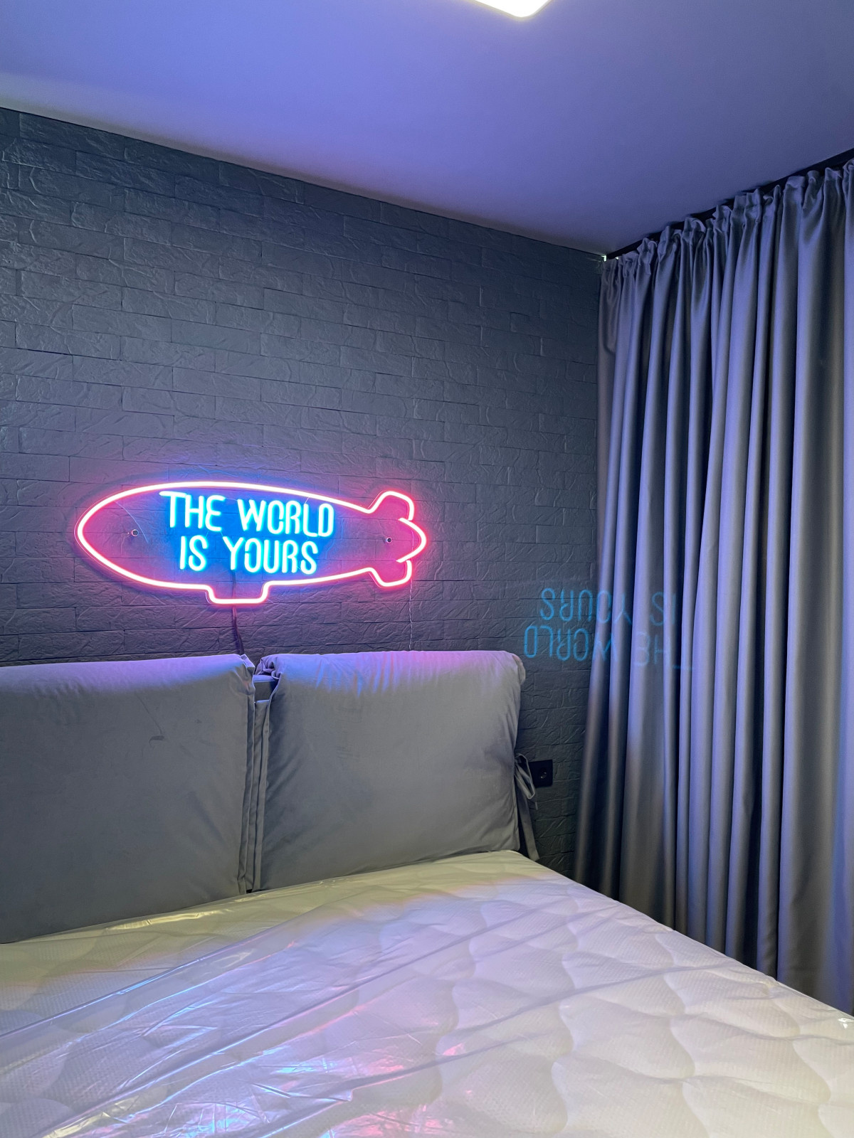 THE SMALL LOFT INTERIOR