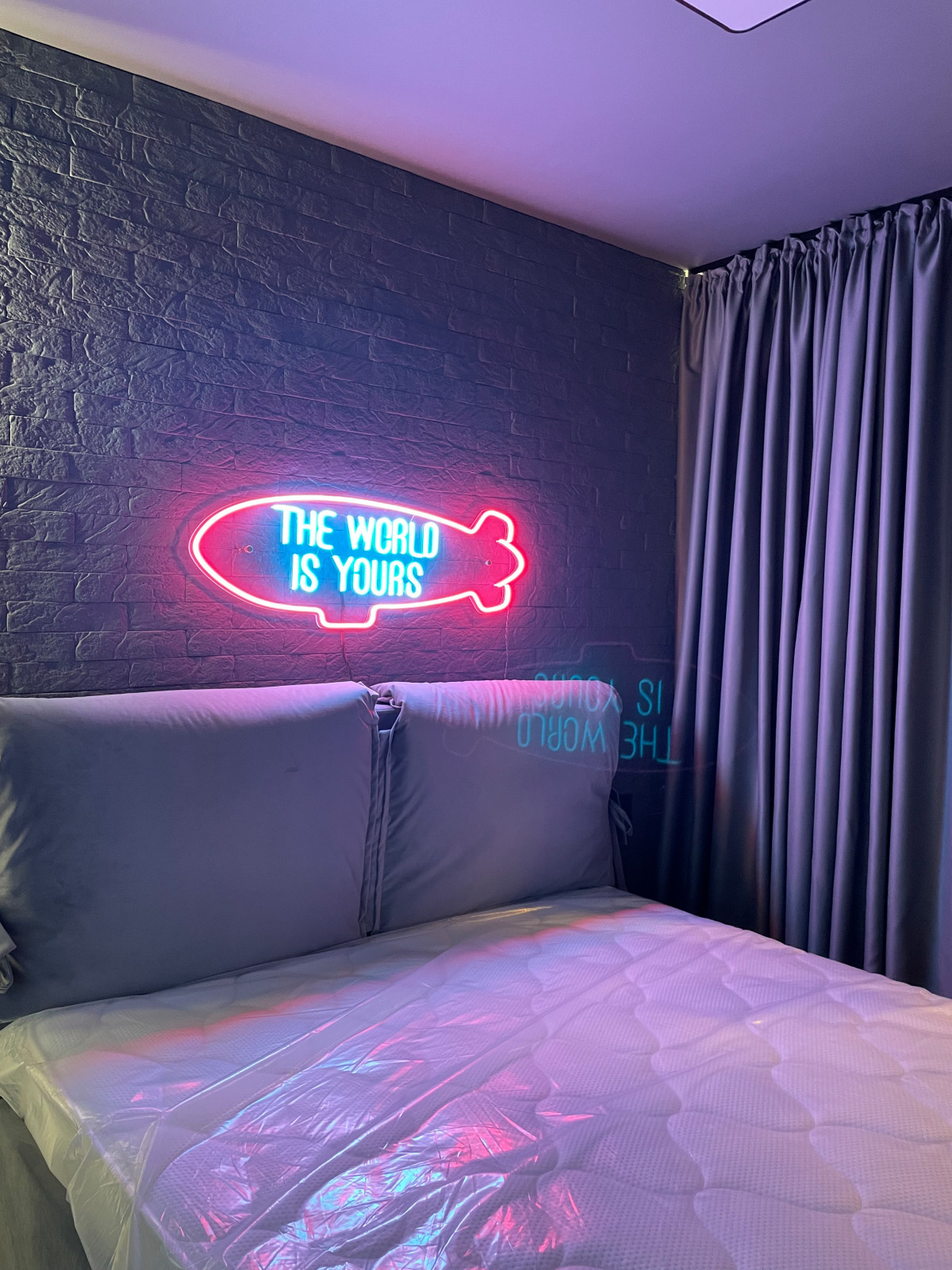 THE SMALL LOFT INTERIOR