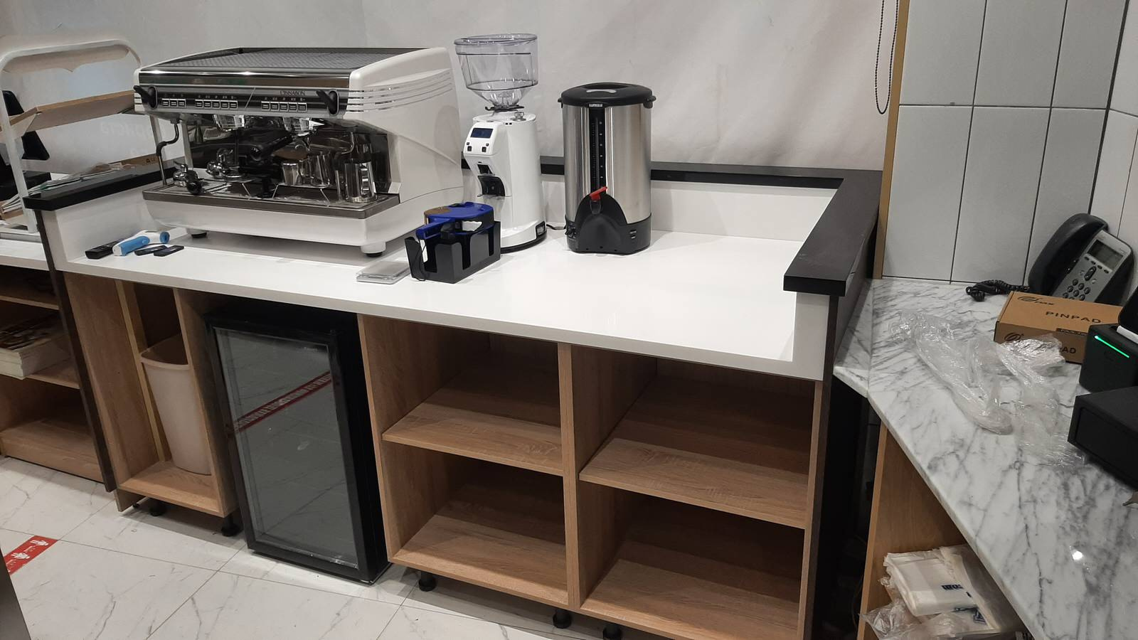 Cinnabon & Auntie Anne's