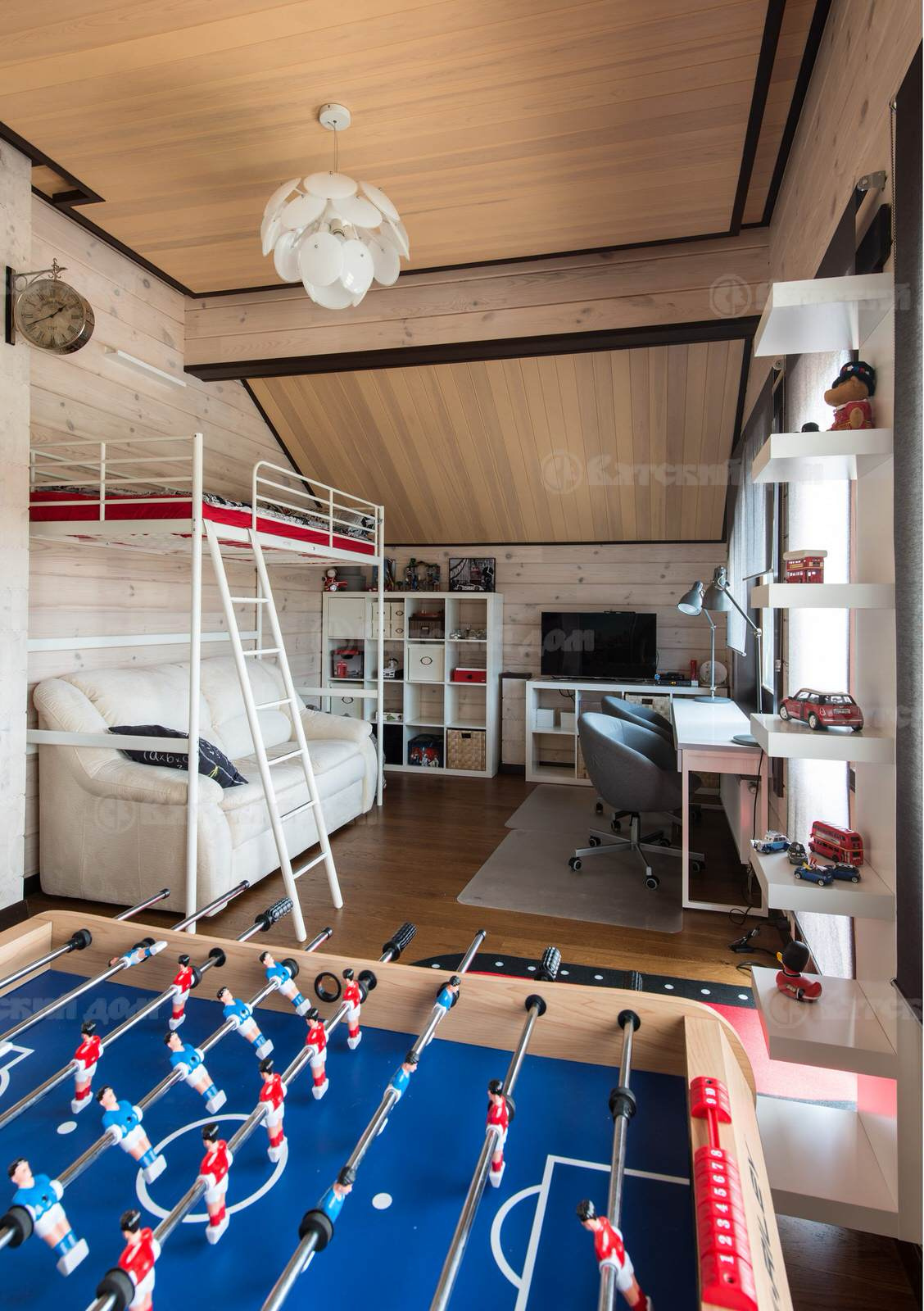 Деревянный дом из клееного бруса БК-300-75 (Вятский Дом)