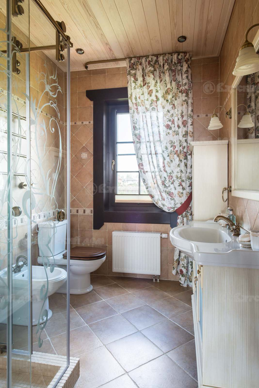 Деревянный дом из оцилиндрованного бревна ОБ-300-31 (Вятский Дом)