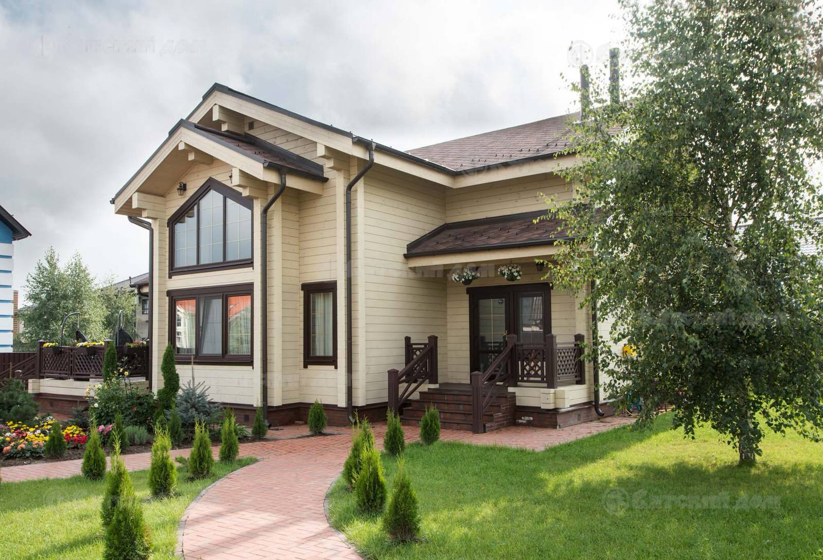 Деревянный дом из клееного бруса БК-300-46 (Вятский Дом)