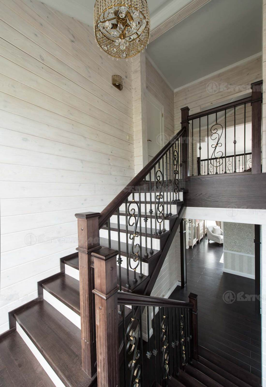 Деревянный дом из клееного бруса БК-300-46 (Вятский Дом)