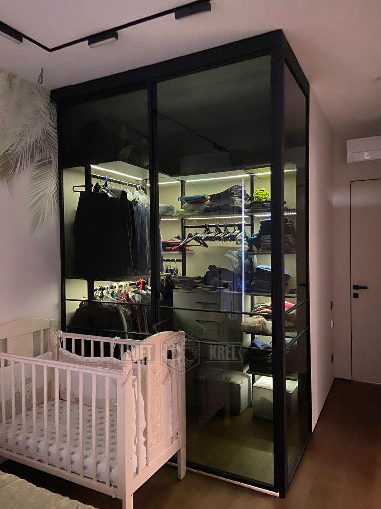 Перегородка для гардеробной комнаты