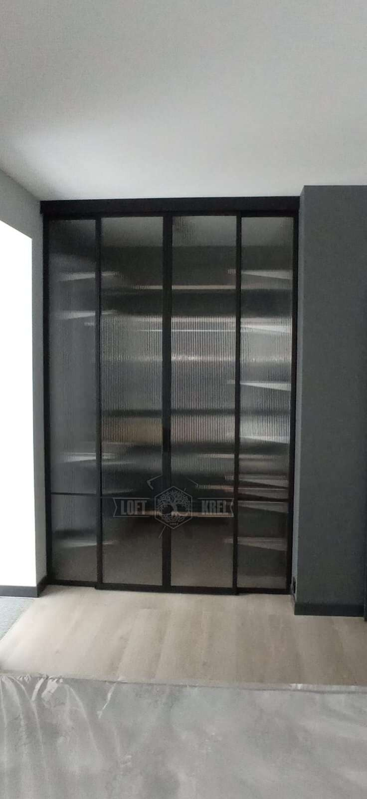 Перегородка для гардеробной комнаты