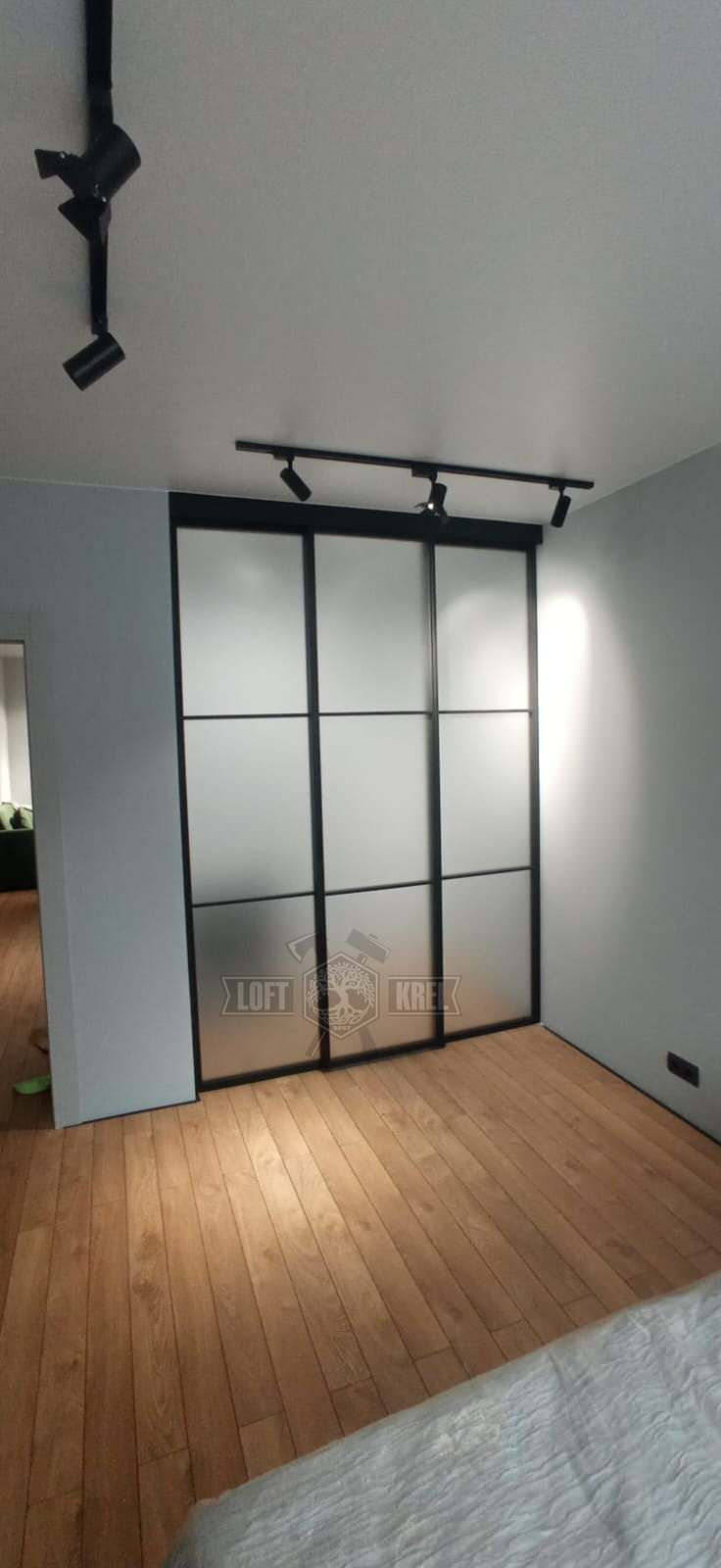 Перегородка для гардеробной комнаты