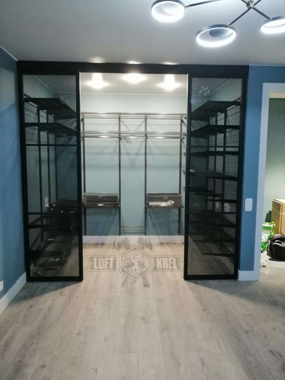 Перегородка для гардеробной комнаты