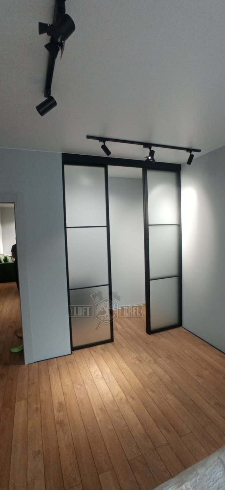 Перегородка для гардеробной комнаты