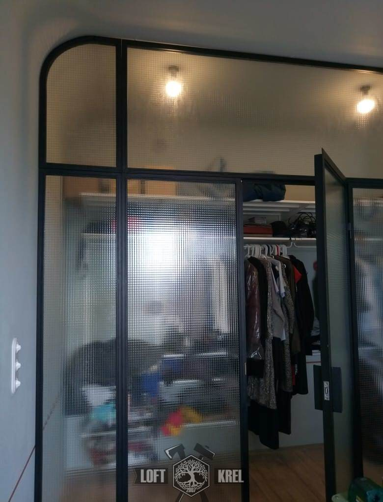 Перегородка для гардеробной комнаты