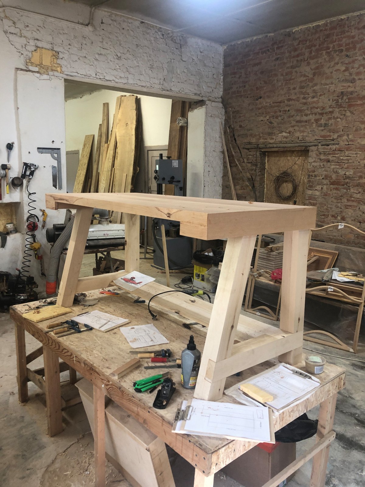 Рабочий стол из массива бука и липы