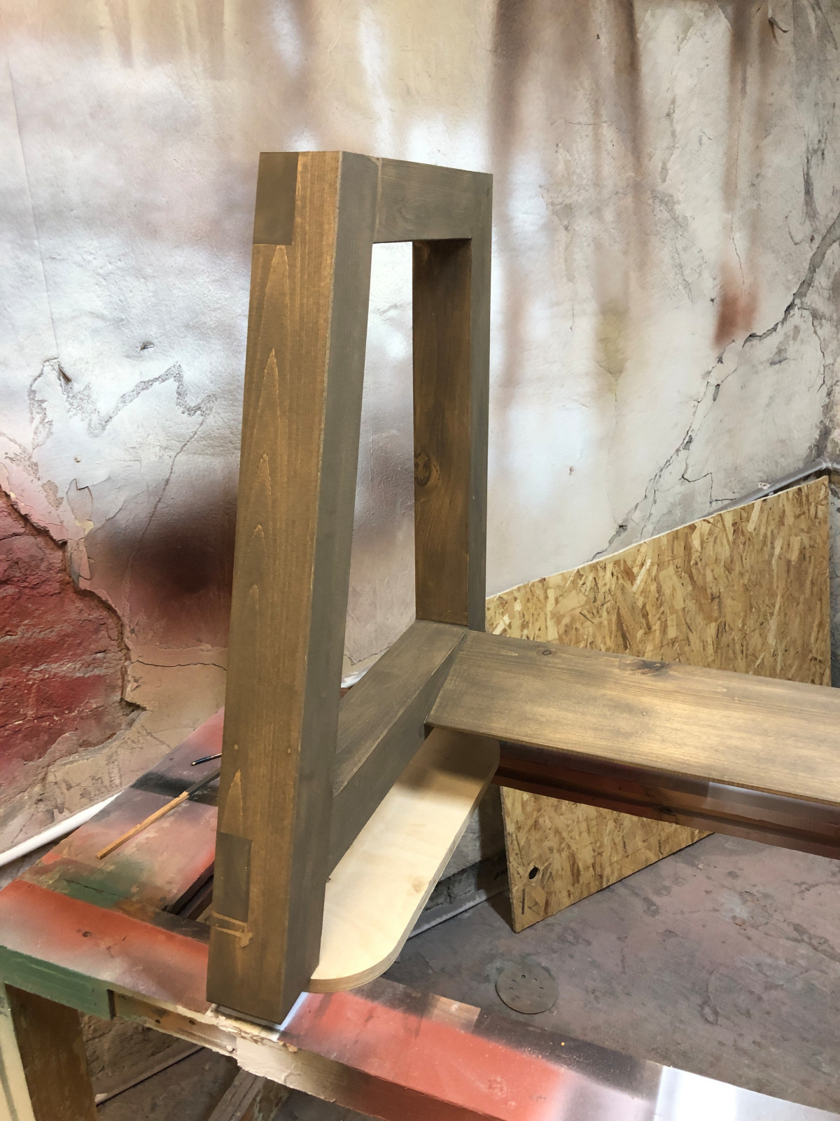 Рабочий стол из массива бука и липы